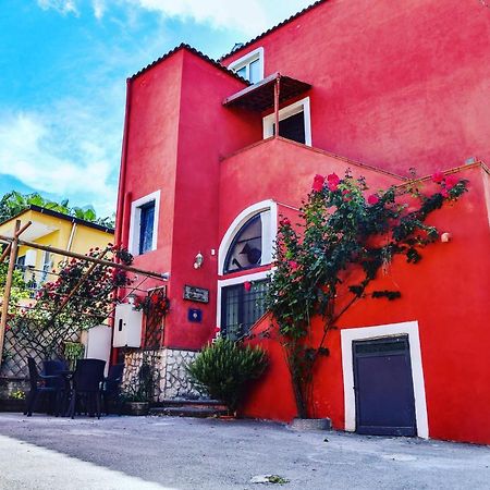 ポンペイ Domus Carolinaヴィラ エクステリア 写真